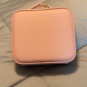 Women’s travel cosmetic bag